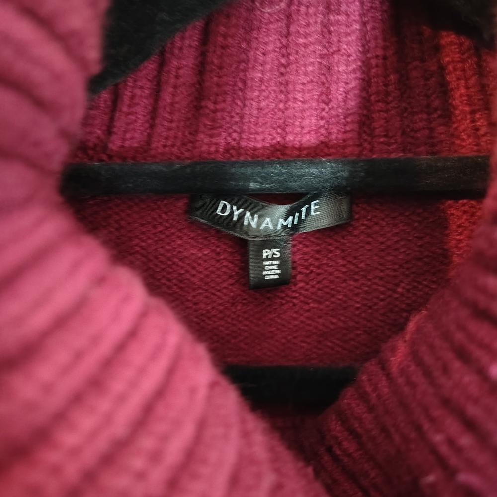 72. Dynamite Sweater | S | Burgundy - Picture 2 of 4